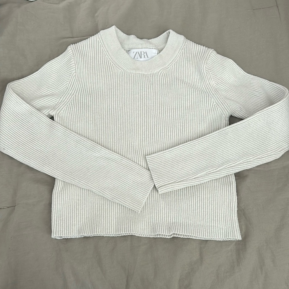 Zara Girls Ribbed longsleeve Crop Top. 9-10